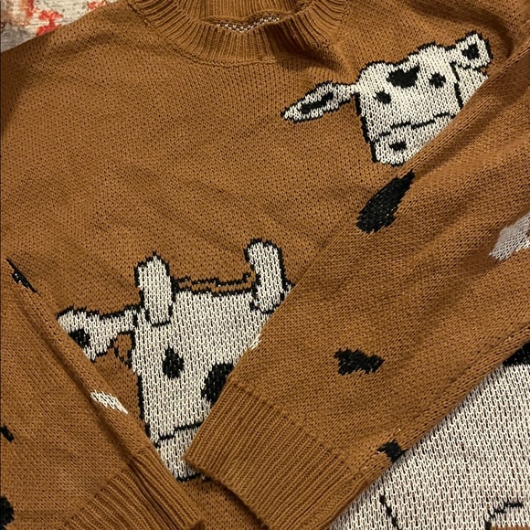 Brown Sweater  oversized casual with Cow Design - Picture 3 of 4